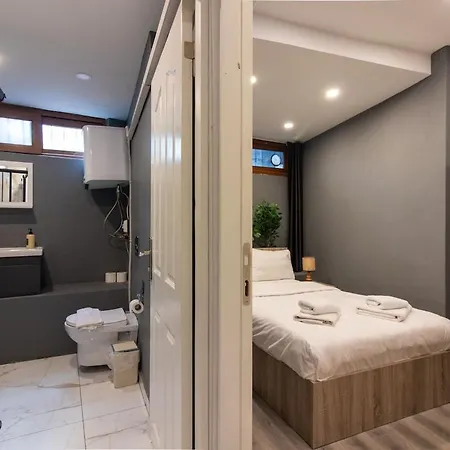 Vibrant 2br In Samatya Historic Tavern District