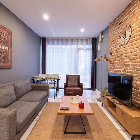 Vibrant 2br In Samatya Historic Tavern District Apartment Istanbul